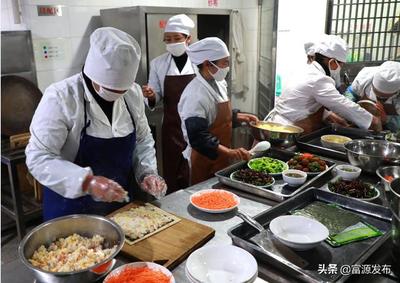 富源县幼儿园开展食堂炊事员烹饪技能竞赛